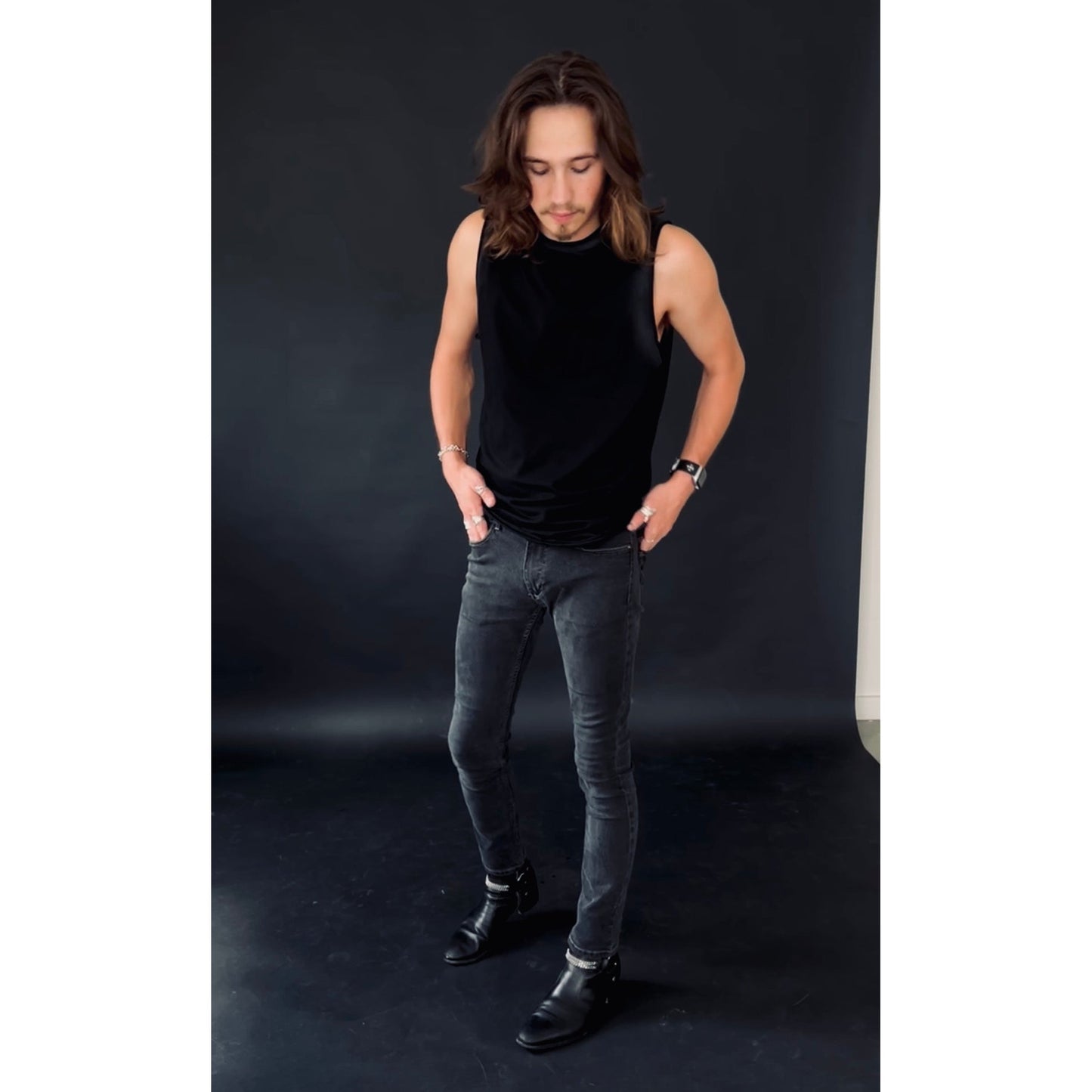 Distressed Sleeveless Raw Neck